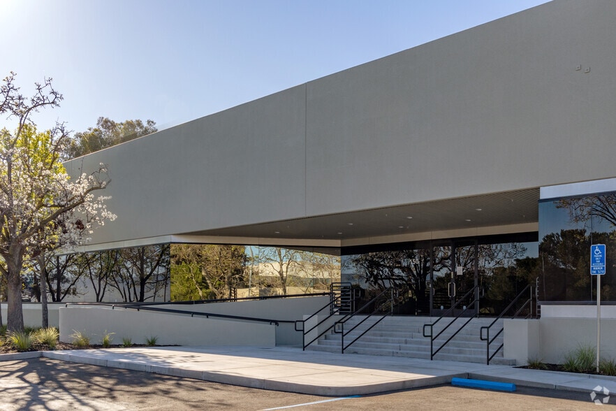 More Photos Of 150 Nortech Pky, San Jose Light Manufacturing For Lease