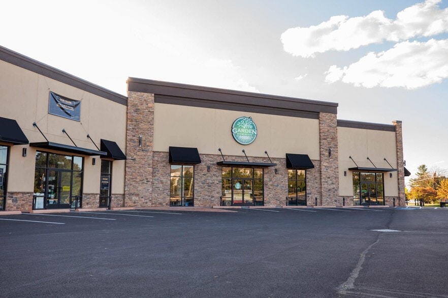 More Photos Of 18113 Maugans Ave, Hagerstown Storefront Retail Office For Lease
