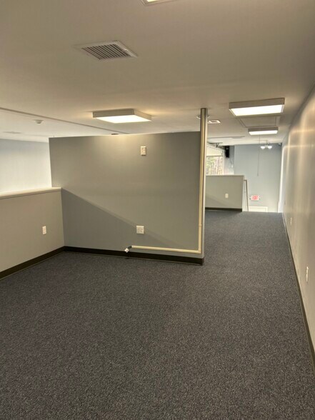 More Photos Of 597 South County Trl, Exeter Flex For Sale