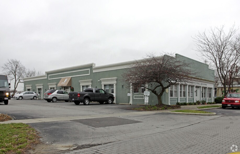More Photos Of 104-110 E Dudley St, Maumee Office For Lease