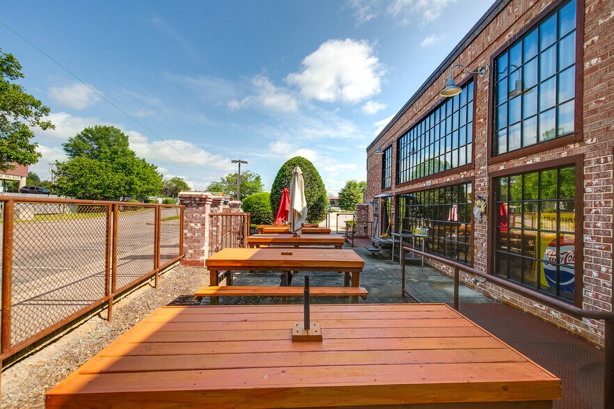 More Photos Of 8205 W Broad St, Richmond Restaurant For Sale