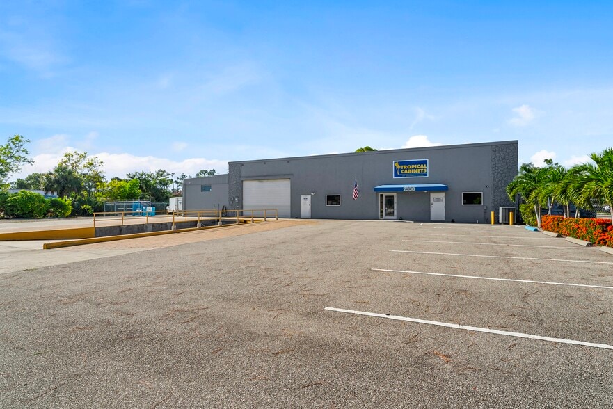 More Photos Of 2330 Bruner Ln, Fort Myers Warehouse For Sale