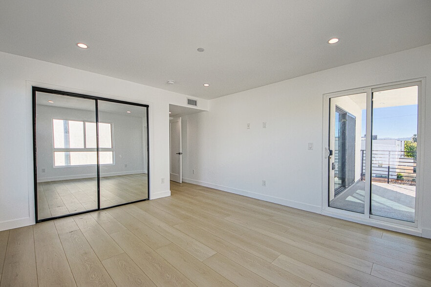More Photos Of 5709 Auckland Ave, North Hollywood Apartments For Sale