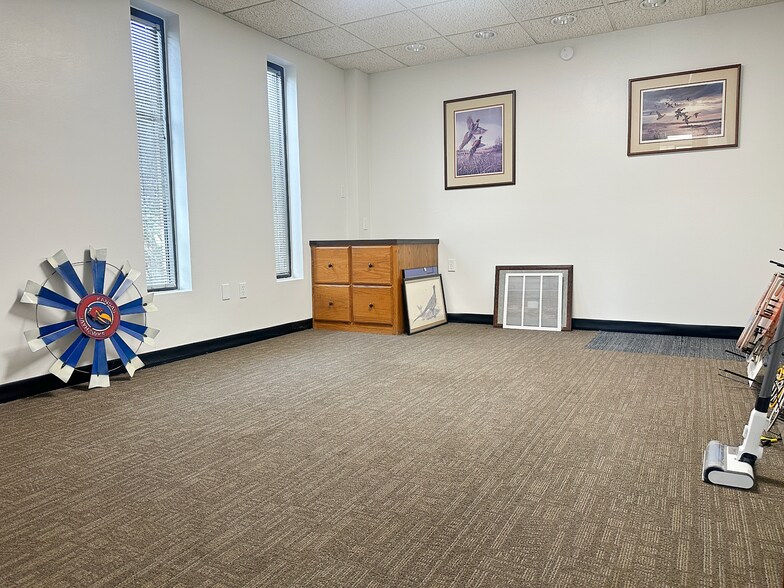 More Photos Of 3770 SW South Park Ave, Topeka Office For Lease
