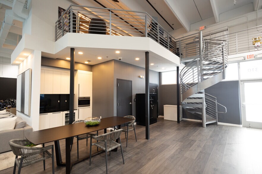 More Photos Of 6050 NW 102nd Ave, Doral Showroom For Lease