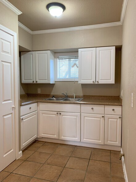 More Photos Of 3045 Golfcrest Blvd, Houston Apartments For Sale