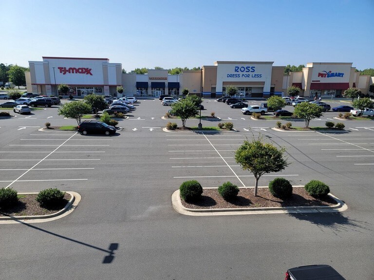 More Photos Of 730 Leonard, Albemarle Unknown For Lease