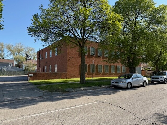 Primary Photo Of 12001 Shaker Blvd, Cleveland Medical For Sale