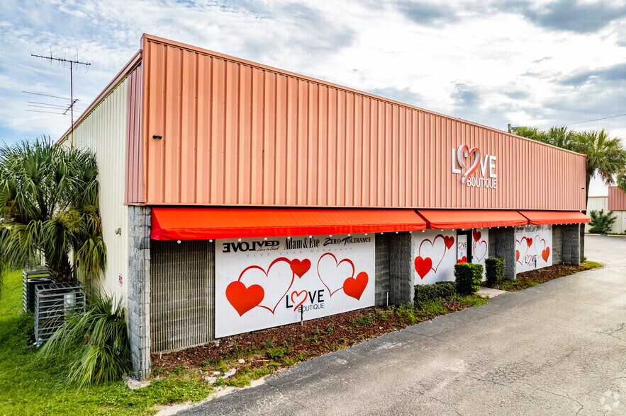 More Photos Of 947 W Taft Vineland Rd, Orlando Warehouse For Sale