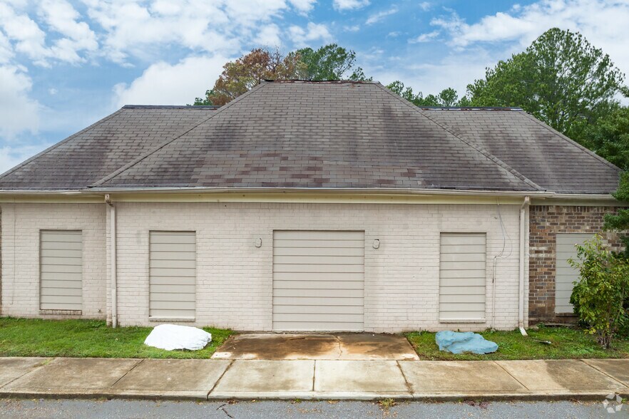 More Photos Of 2863 Getwell Rd, Memphis General Retail For Lease