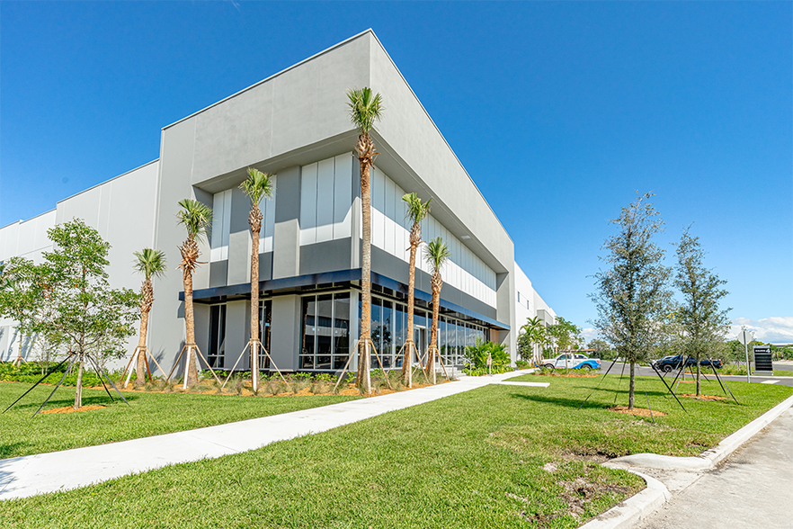 More Photos Of 311 Racetrack Loop, Pompano Beach Unknown For Lease