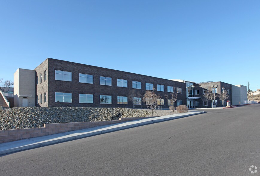 More Photos Of 10511 Golf Course Rd NW, Albuquerque Medical For Lease