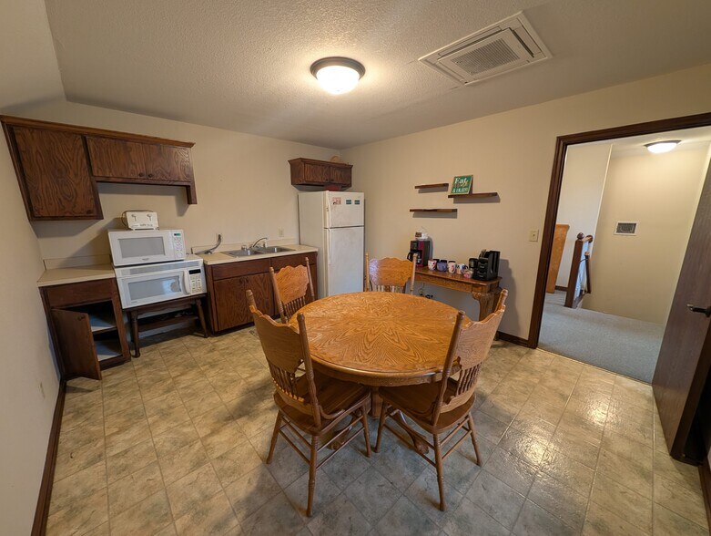 More Photos Of 3640 W Waco Dr, Waco Office For Lease