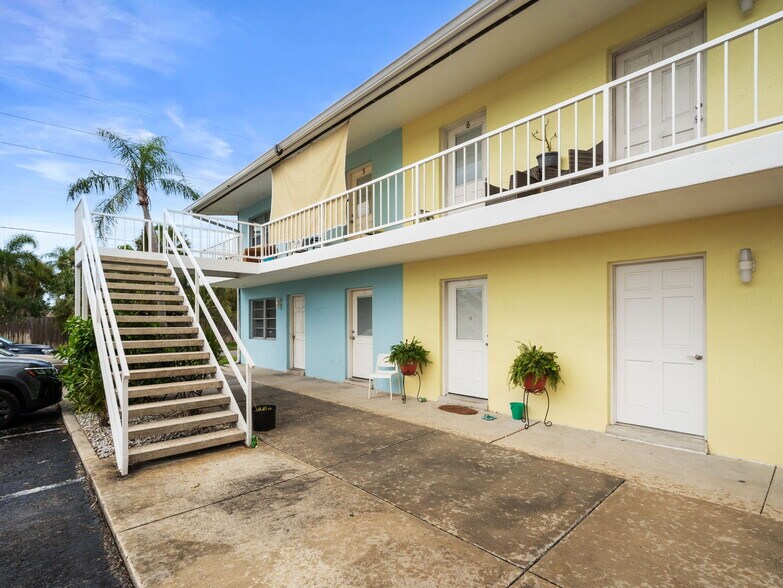 More Photos Of 1000 Stickney Point Rd, Sarasota Multifamily For Sale