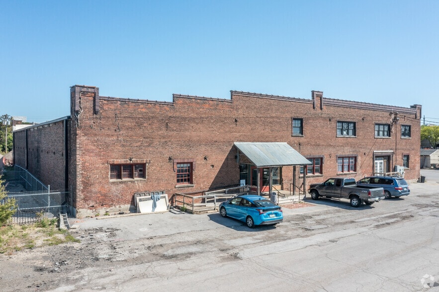More Photos Of 118 SE 4th St, Des Moines Warehouse For Lease
