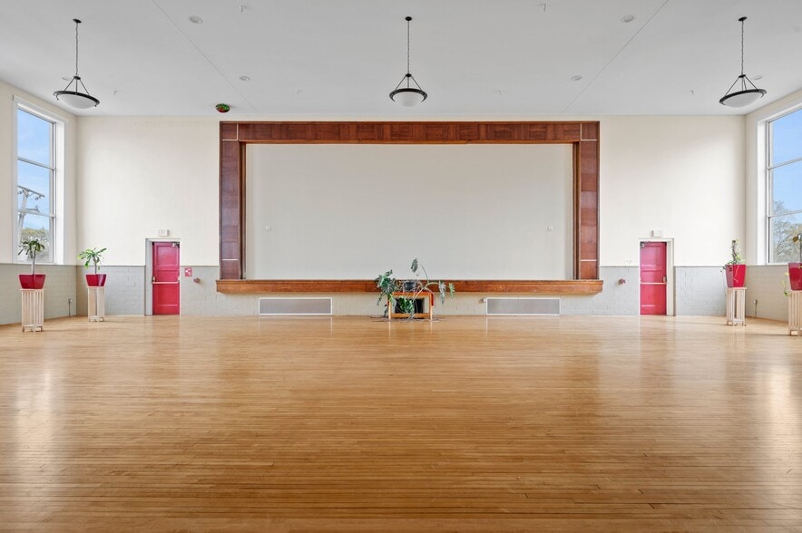 More Photos Of 200 Claremont Ave, Hampton Apartments For Sale