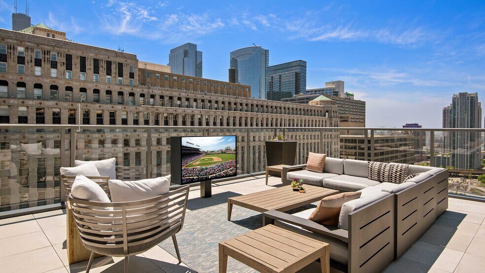 More Photos Of 221 W Hubbard St, Chicago Apartments For Lease