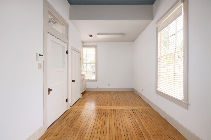 More Photos Of 1304 Guadalupe St, Austin Office For Lease