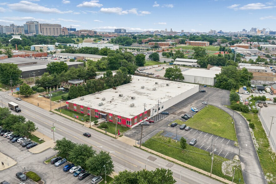 More Photos Of 1230 Macklind Ave, Saint Louis Warehouse For Lease