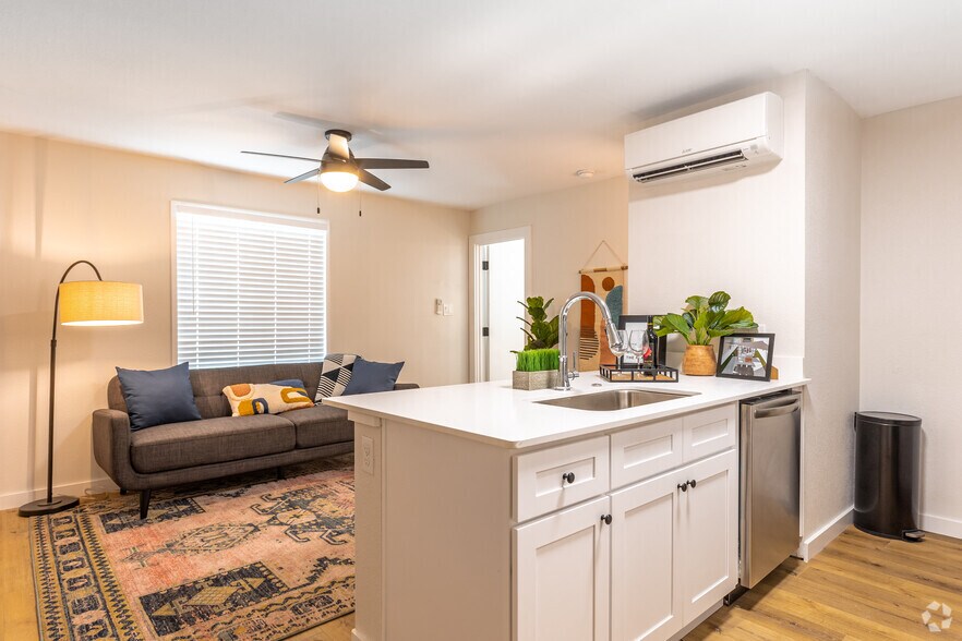 More Photos Of 1519 Annex Ave, Dallas Apartments For Sale