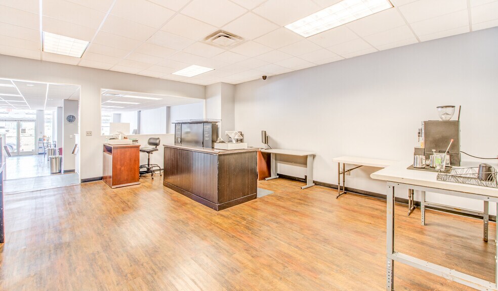 More Photos Of 592-594 N 2nd St, Memphis Freestanding For Sale