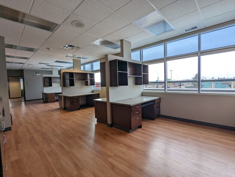 More Photos Of 3215 49 Ave, Red Deer Storefront For Lease