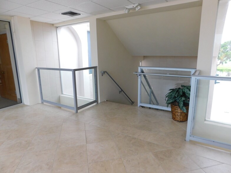 More Photos Of 65 E Nasa Blvd, Melbourne Office For Lease