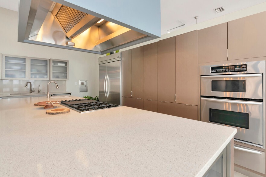 More Photos Of 1345 2nd St, Sarasota Office Residential For Sale