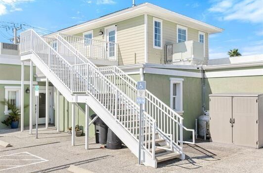 More Photos Of 403 Anastasiaa Blvd, Saint Augustine Freestanding For Lease