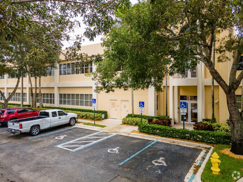 More Photos Of 861 SW 78th Ave, Plantation Office For Lease