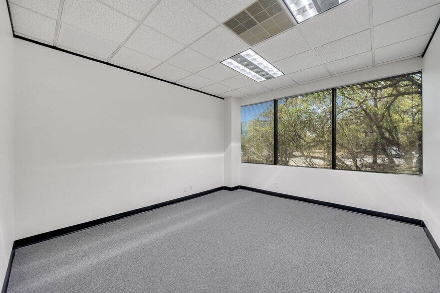 More Photos Of 4242 Medical Dr, San Antonio Medical For Sale