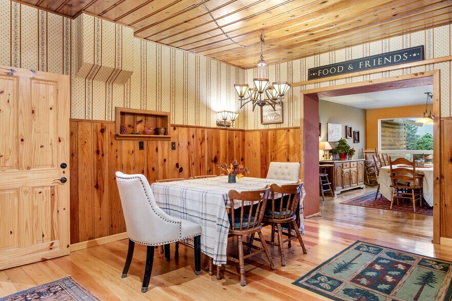 More Photos Of 140 Main St, Greer Specialty For Sale