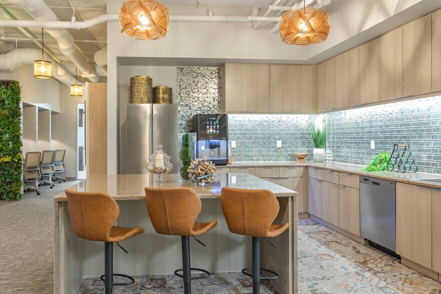 More Photos Of 515 N Flagler Dr, West Palm Beach Coworking Space