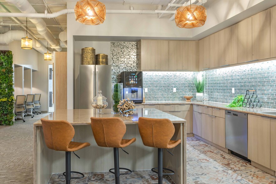 More Photos Of 515 N Flagler Dr, West Palm Beach Coworking Space