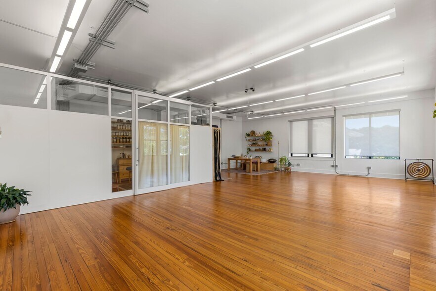 More Photos Of 327 11th Ave N, Saint Petersburg Storefront Retail Office For Sale