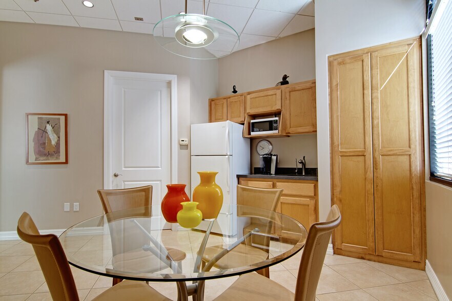 More Photos Of 2169 E Warner Rd, Tempe Office For Sale