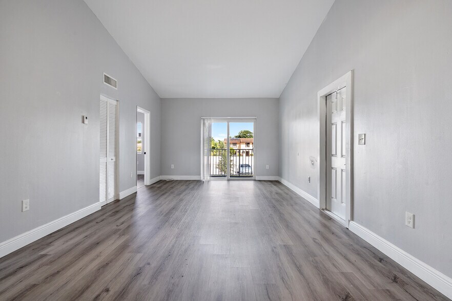 More Photos Of 700-728 SW 81st Ter, North Lauderdale Apartments For Sale
