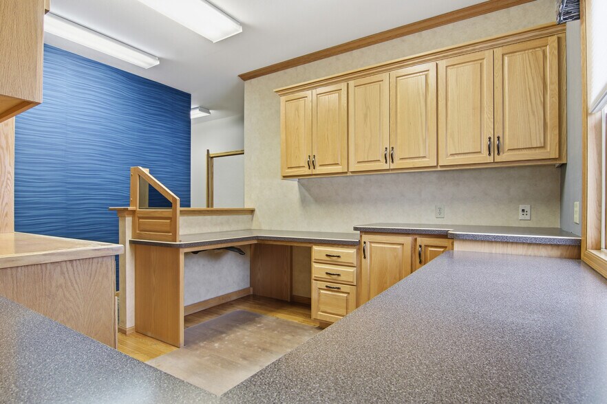 More Photos Of 1813 Wilson St, Menomonie Medical For Sale