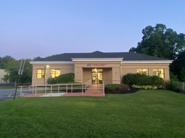 More Photos Of 20 Country Club Dr, Downingtown Medical For Lease