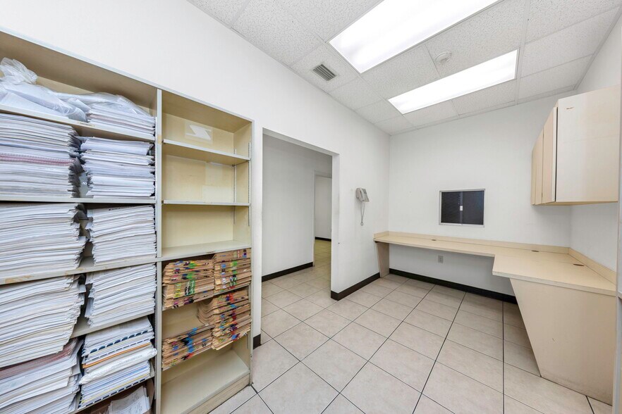 More Photos Of 655 N Indiana Ave, Englewood Medical For Sale