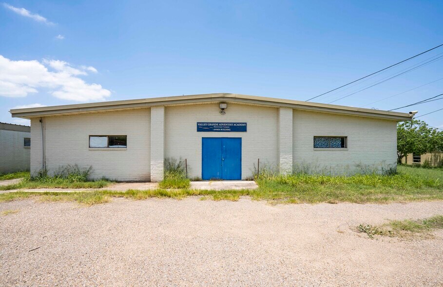 More Photos Of 1214 S Bridge Ave, Weslaco Schools For Sale