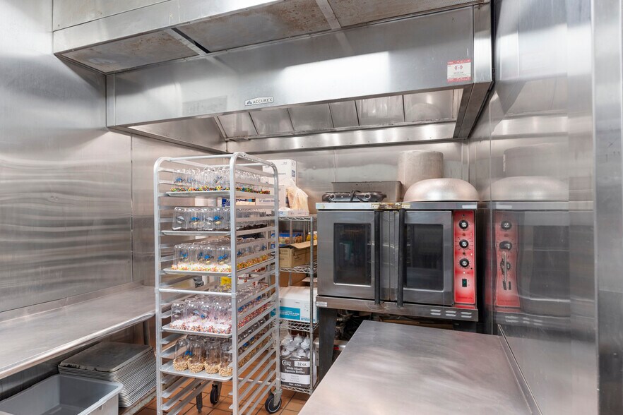 More Photos Of 10031 Hutchison Blvd, Panama City Beach Restaurant For Sale