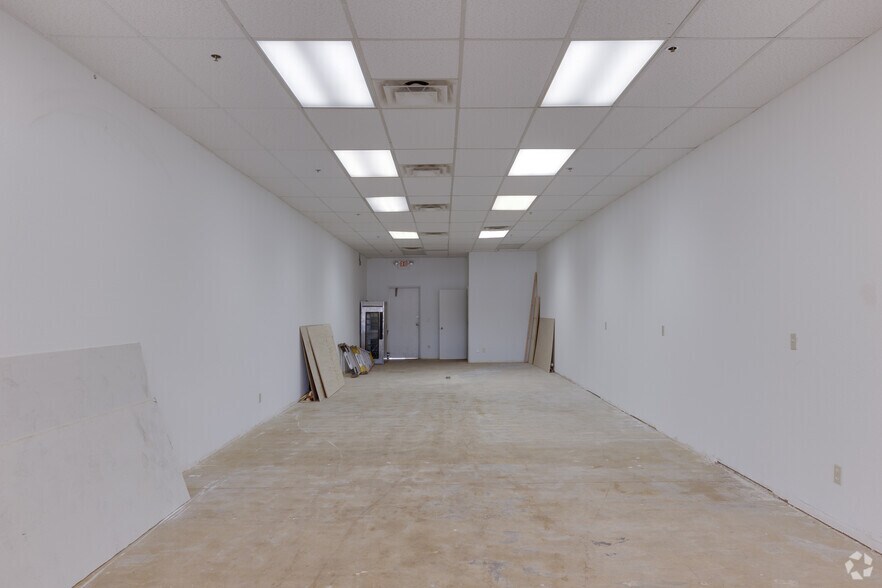 More Photos Of 4747 E Elliot Rd, Phoenix Storefront For Sale