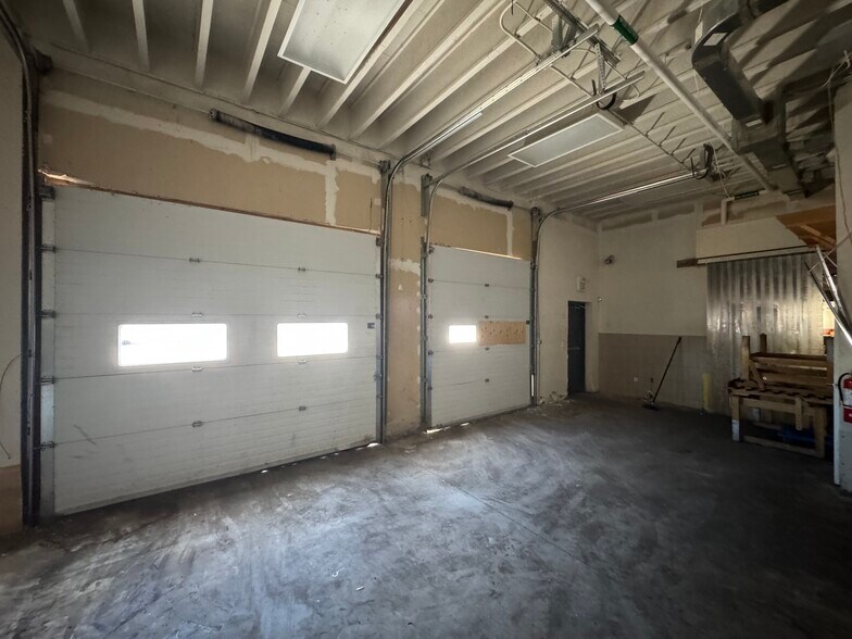 More Photos Of 174 Hamilton Rd, London Freestanding For Lease