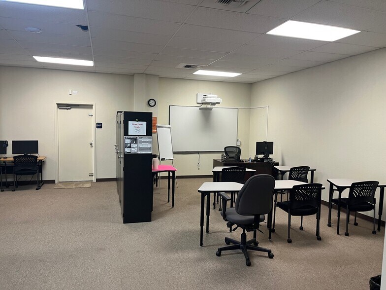 More Photos Of 1570-1574 Fulkerth Rd, Turlock Freestanding For Lease