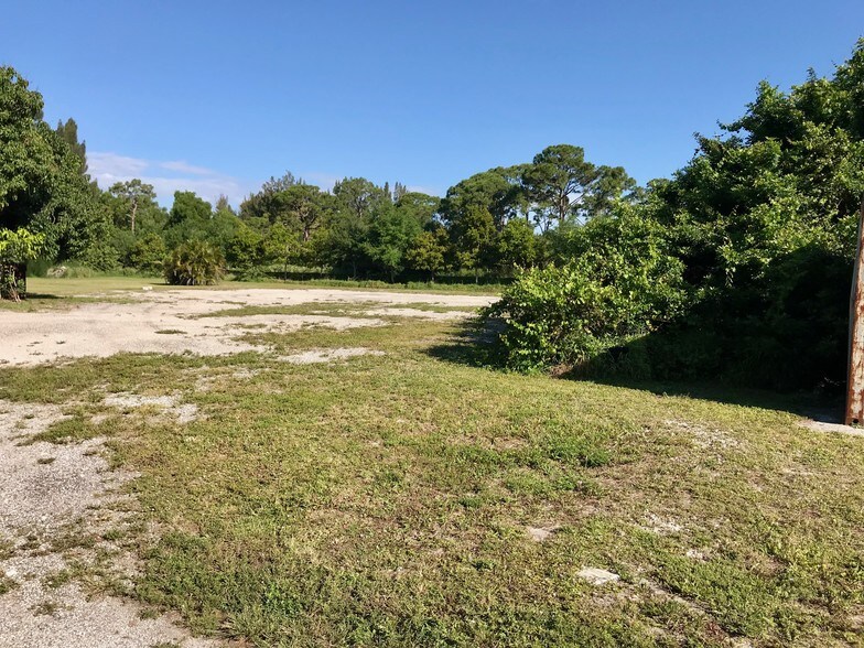 More Photos Of 6117 Lawrence Rd, Lake Worth Warehouse For Sale