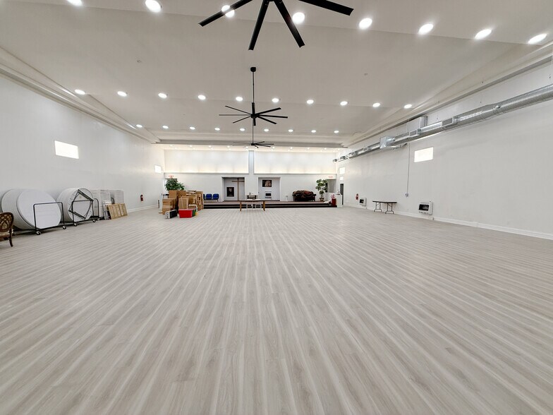 More Photos Of 205 SW First St, Ontario Freestanding For Sale