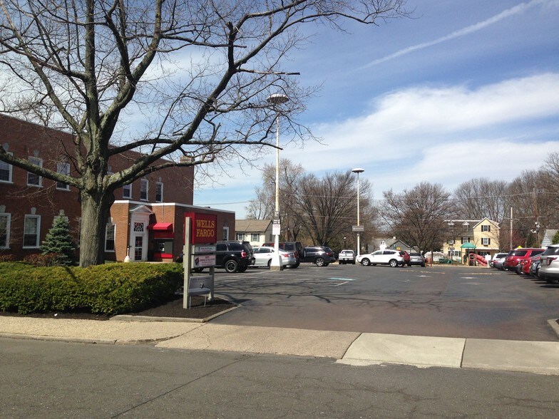 More Photos Of 115 W Court St, Doylestown Office For Lease