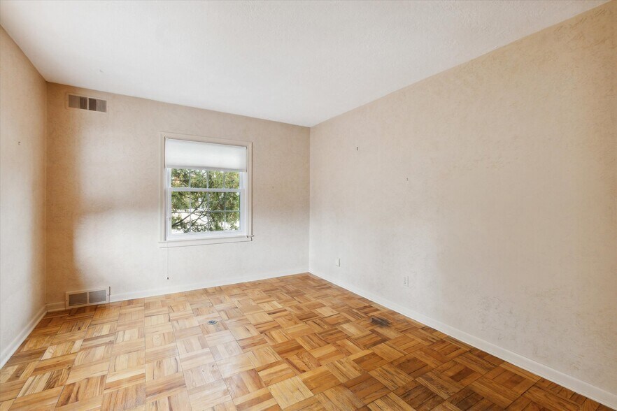 More Photos Of 415 W Grand River Ave, East Lansing Office Residential For Sale