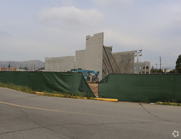 More Photos Of 9043 N Lurline Ave, Chatsworth Warehouse For Lease